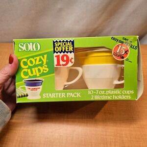 Vintage 1970s Yellow SOLO Cozy Cups Unopened 10 Plastic Cups, 2 Lifetime Holders